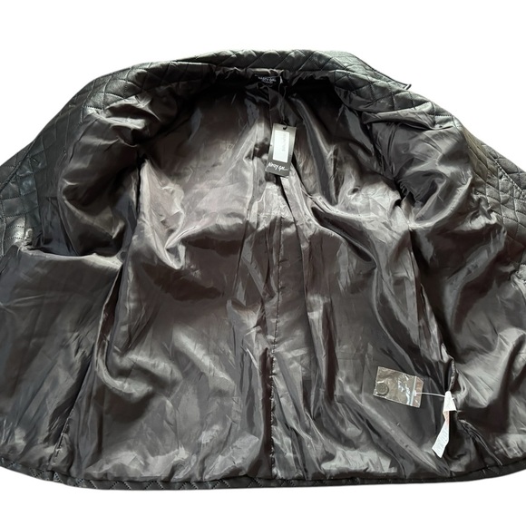 Nasty Gal Calling It Quits Faux Leather Belted Jacket NWT Women Size 6 (eur 38) - Picture 8 of 9